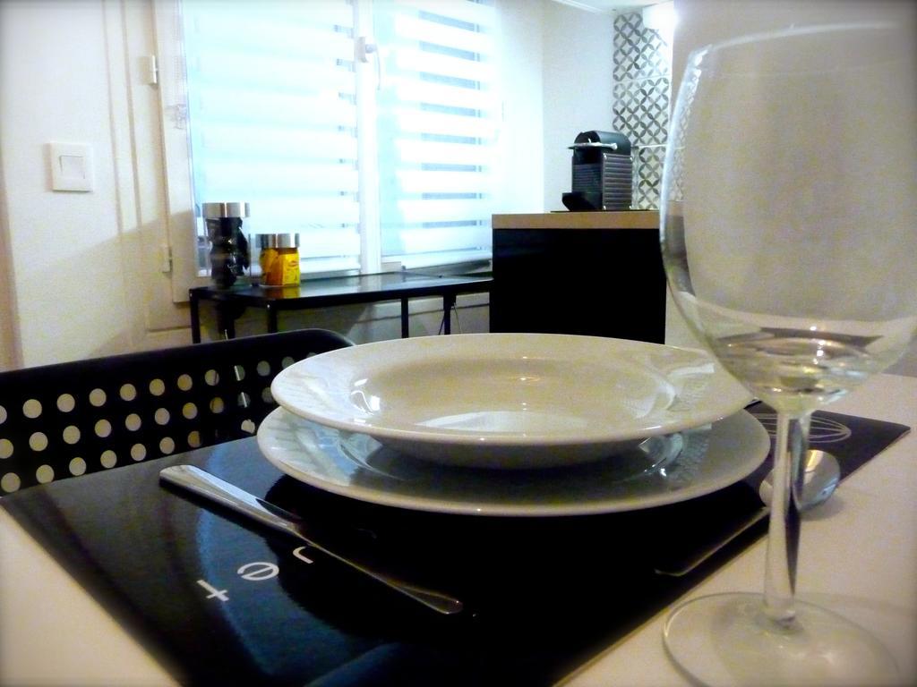 Duplex De Charme Au Coeur De Montmartre Apartment Paris Cameră foto
